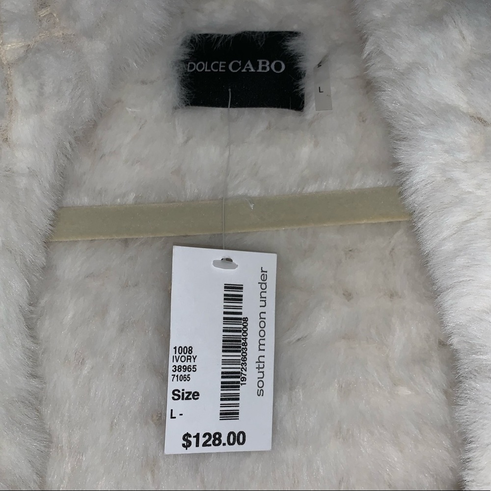 ✨DOLCE CABO White Fur Vest✨